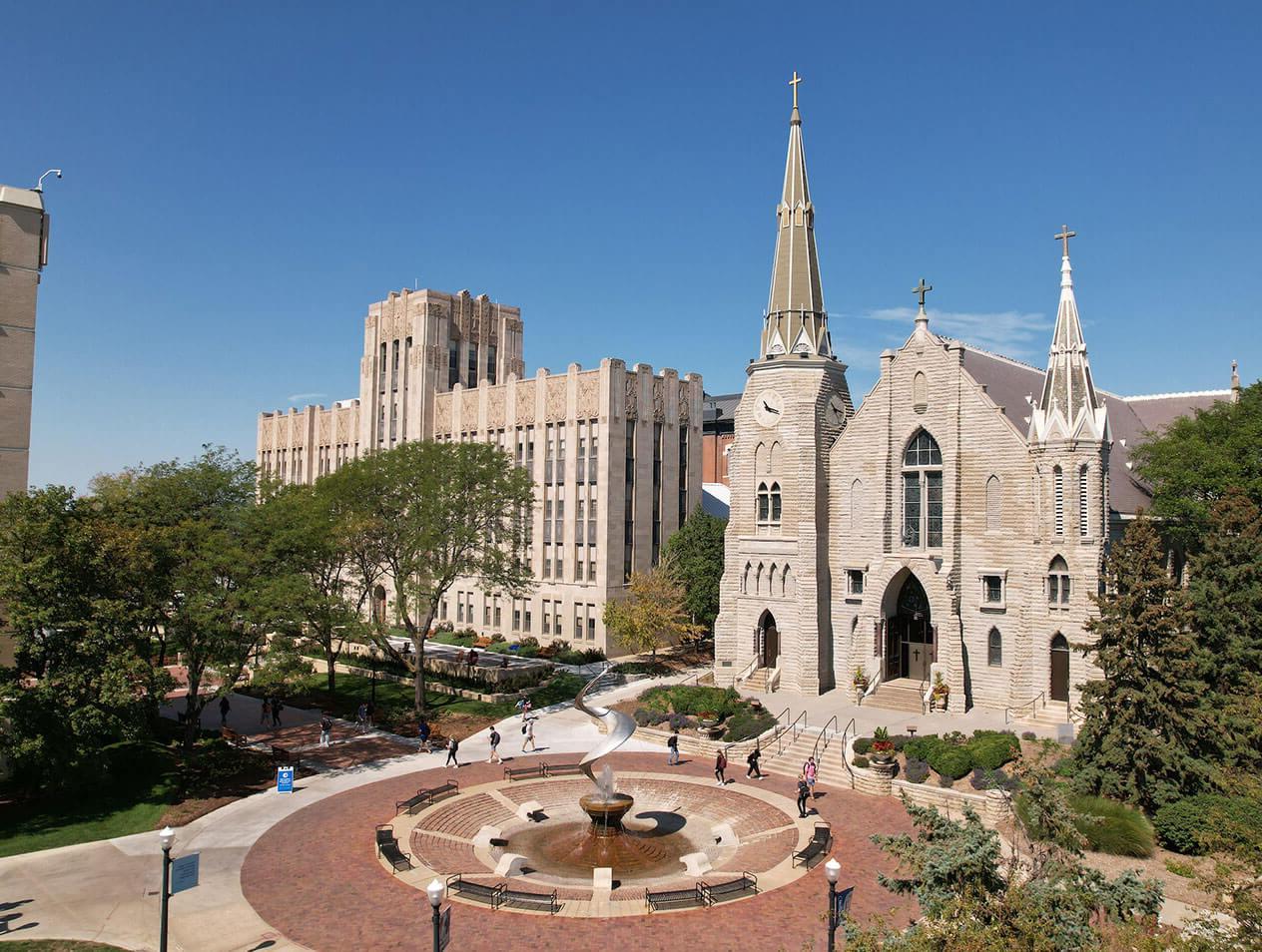 St. John's and Creighton Hall on 皇冠体育博彩大学's Omaha campus